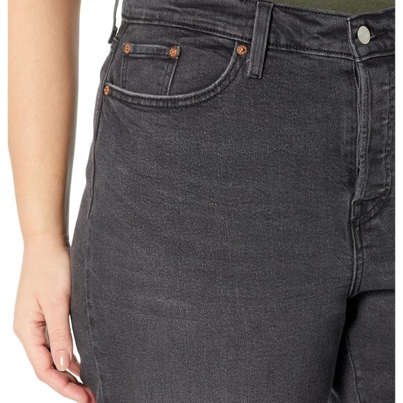 Levi's NWT Women's Black WEDGIE Straight Cut & Dry Jeans, Size 16W - Picture 2 of 5